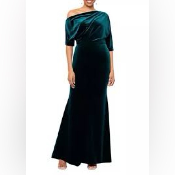 Betsy & Adam Emerald Green Velvet Ruched Off-Shoulder Gown Sz 4 Formal Wedding - Picture 2 of 6